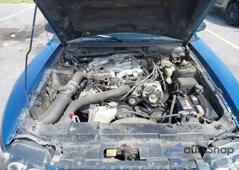 2000 Ford Mustang z USA, uszkodzony, nr VIN 1FAFP4046YF113353